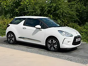 Used 2015 DS Automobiles DS 3 Dsign White - Interior and Exterior details 8