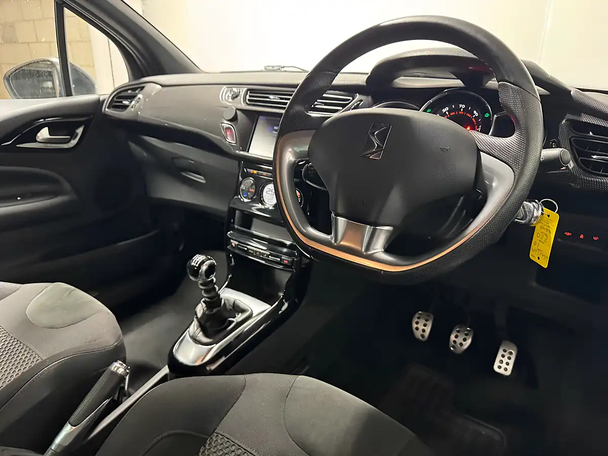Used 2015 DS Automobiles DS 3 Dsport Grey - Interior and Exterior details 3