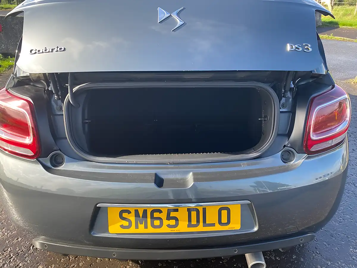 Used 2015 DS Automobiles DS 3 Dstyle Grey - Interior and Exterior details 11