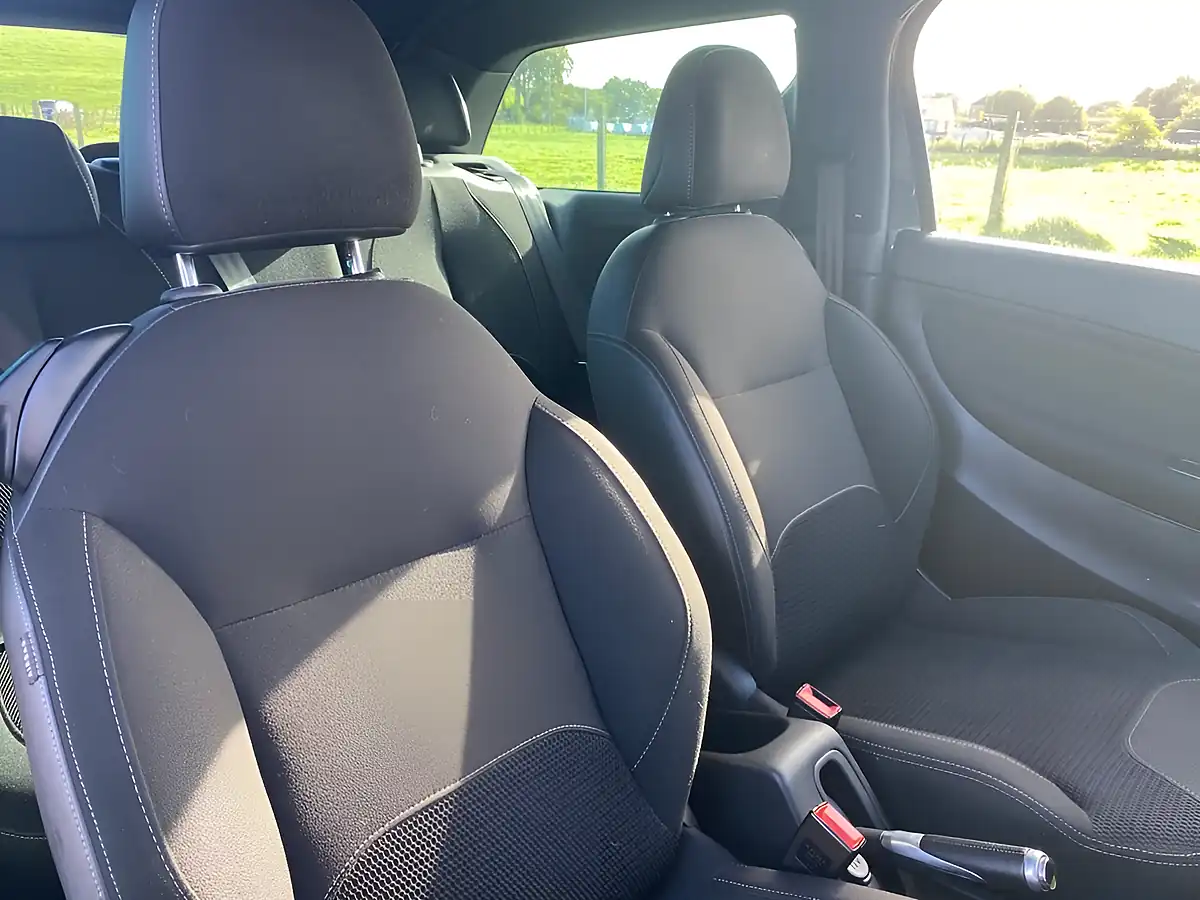 Used 2015 DS Automobiles DS 3 Dstyle Grey - Interior and Exterior details 17