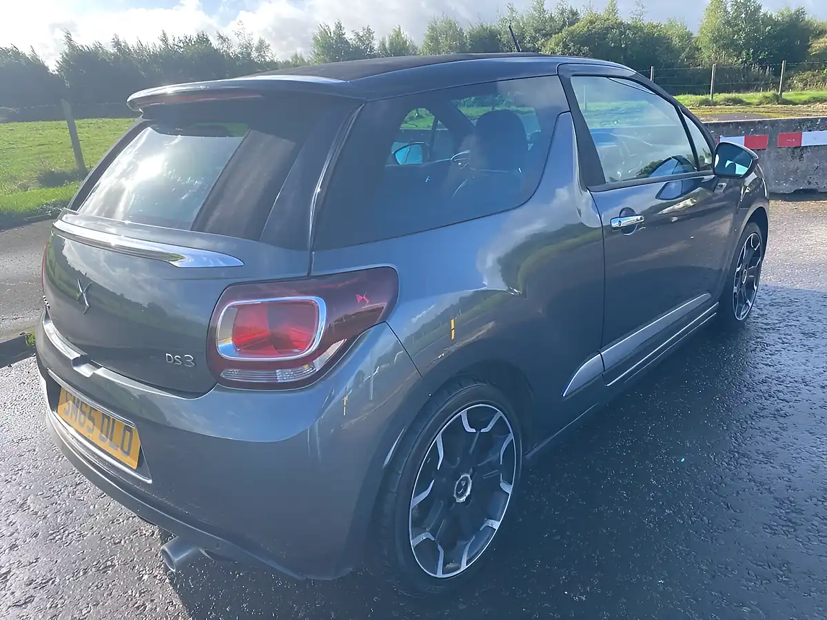Used 2015 DS Automobiles DS 3 Dstyle Grey - Interior and Exterior details 3