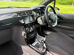 Used 2015 DS Automobiles DS 3 Dstyle Nav Blue - Interior and Exterior details 10