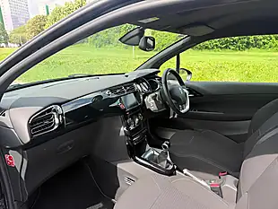 Used 2015 DS Automobiles DS 3 Dstyle Nav Blue - Interior and Exterior details 8