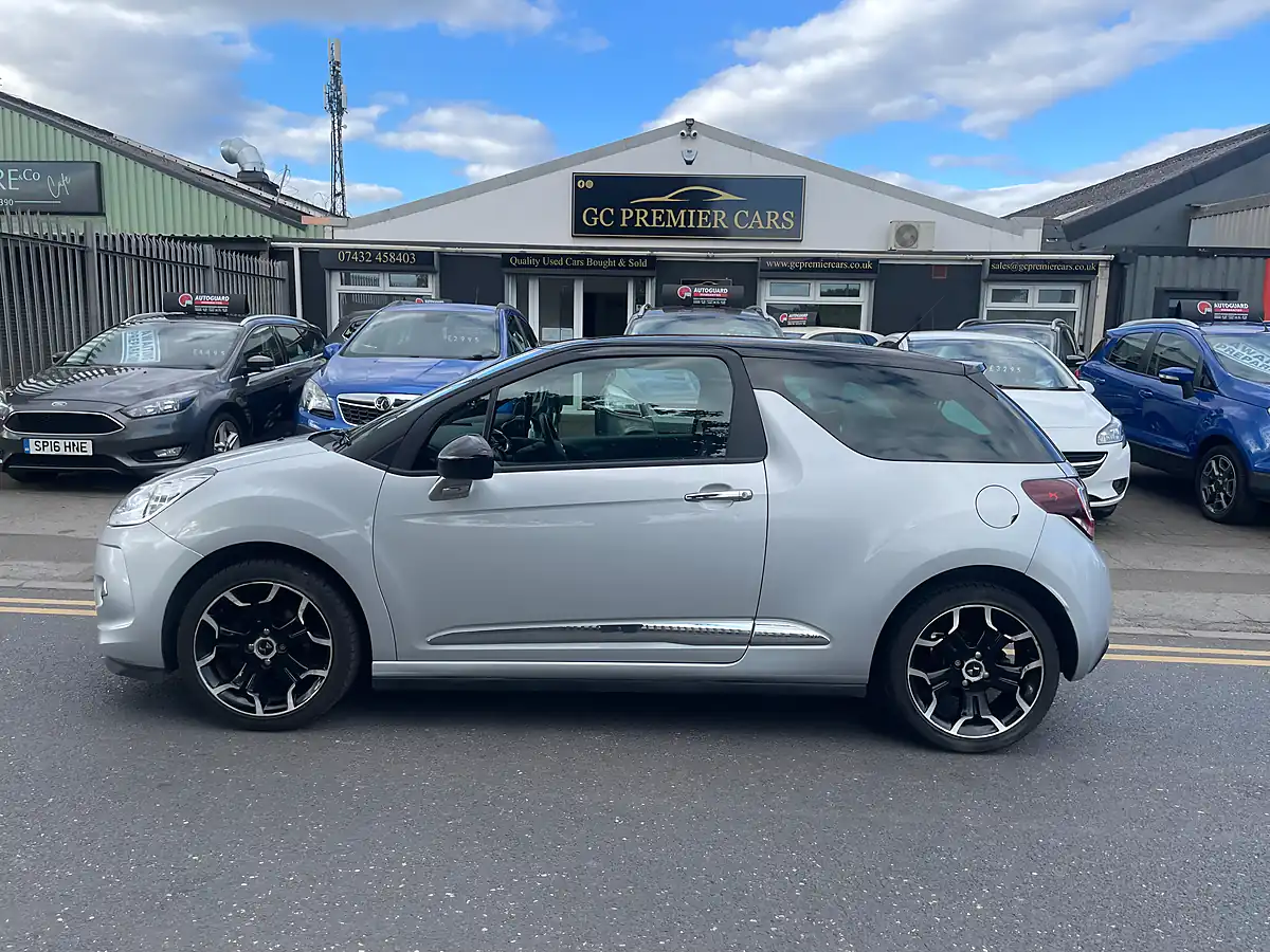 Used 2015 DS Automobiles DS 3 Dstyle Silver - Interior and Exterior details 4