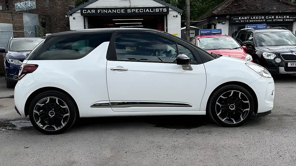 Used 2015 DS Automobiles DS 3 Dstyle White - Interior and Exterior details 2