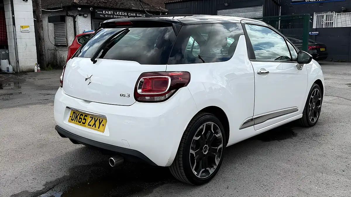 Used 2015 DS Automobiles DS 3 Dstyle White - Interior and Exterior details 3