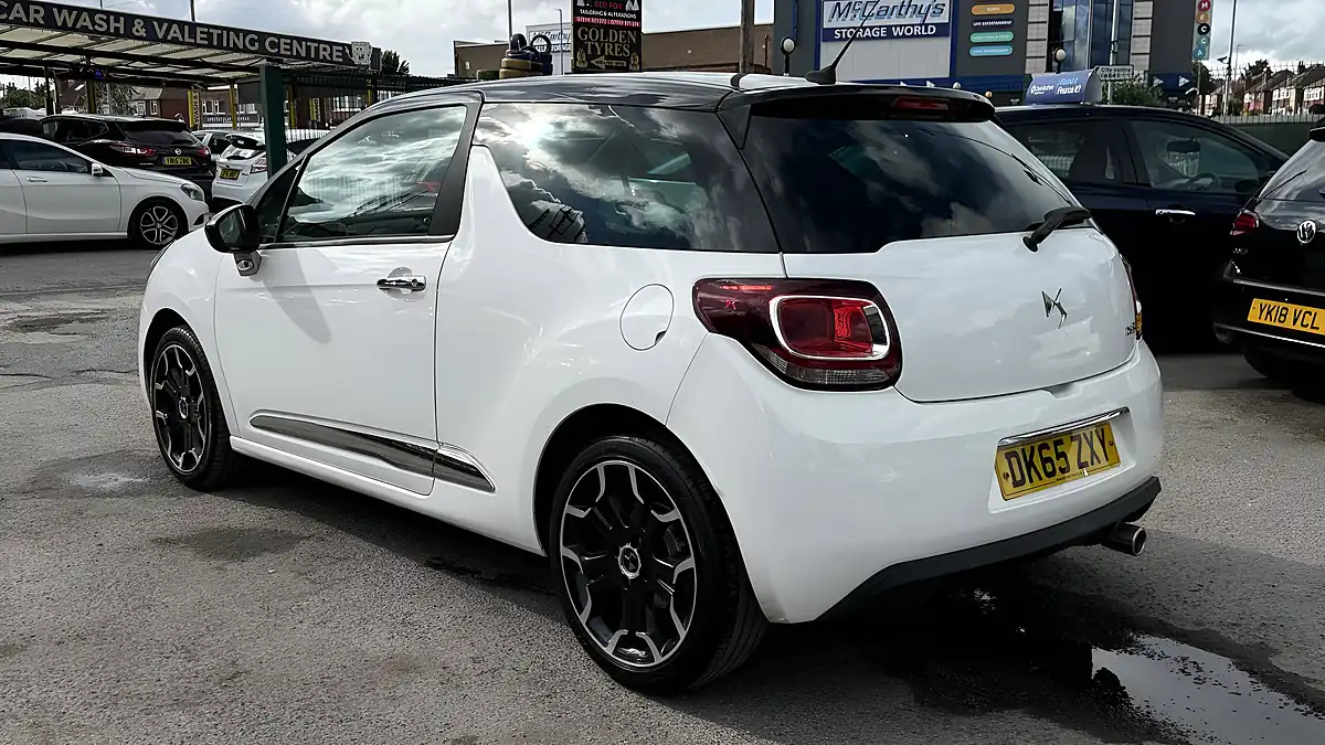 Used 2015 DS Automobiles DS 3 Dstyle White - Interior and Exterior details 5