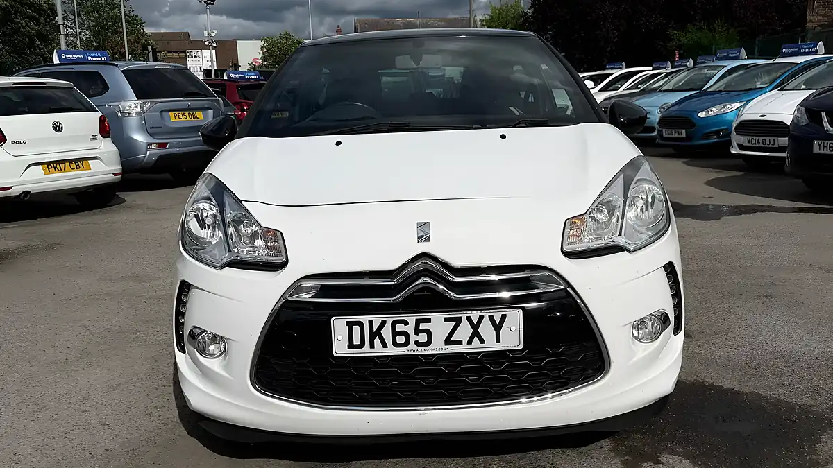Used 2015 DS Automobiles DS 3 Dstyle White - Interior and Exterior details 8