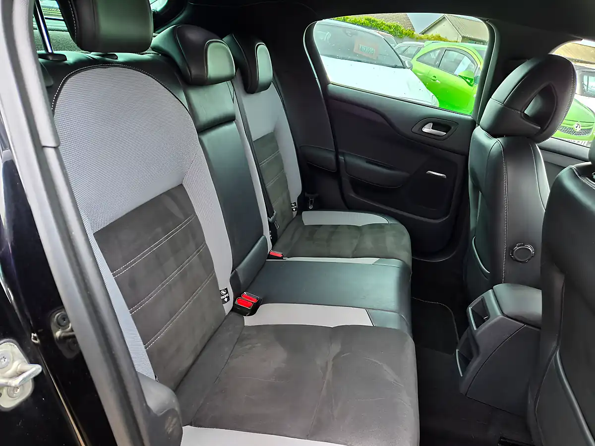 Used 2015 DS Automobiles DS 4 Prestige Black - Interior and Exterior details 14