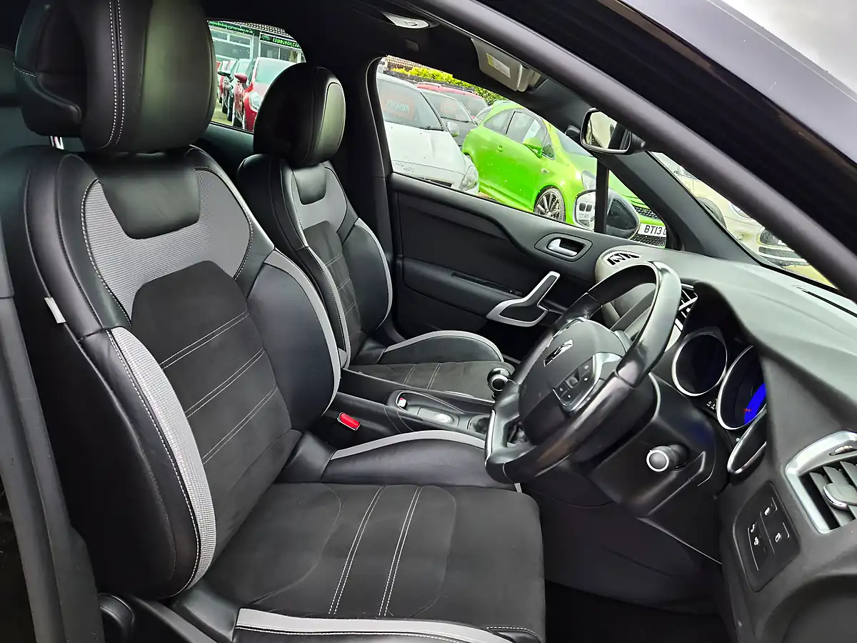 Used 2015 DS Automobiles DS 4 Prestige Black - Interior and Exterior details 7