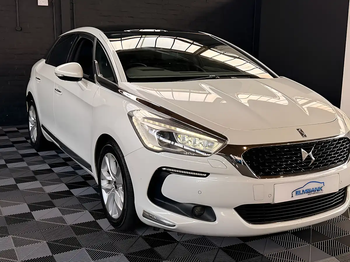Used 2015 DS Automobiles DS 5 Elegance Pearl White - Interior and Exterior details 6