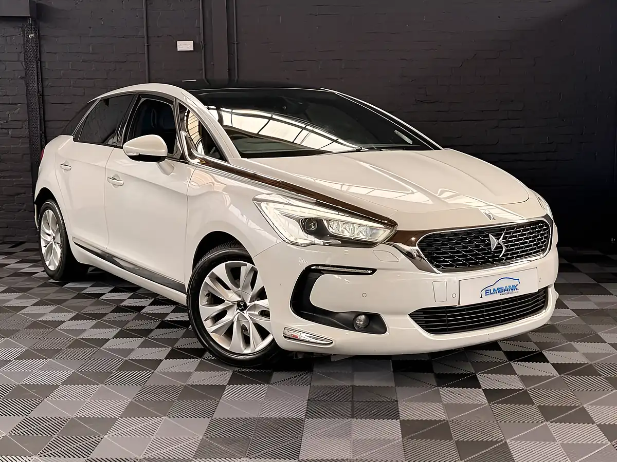 Used 2015 DS Automobiles DS 5 Elegance Pearl White - Interior and Exterior details 8