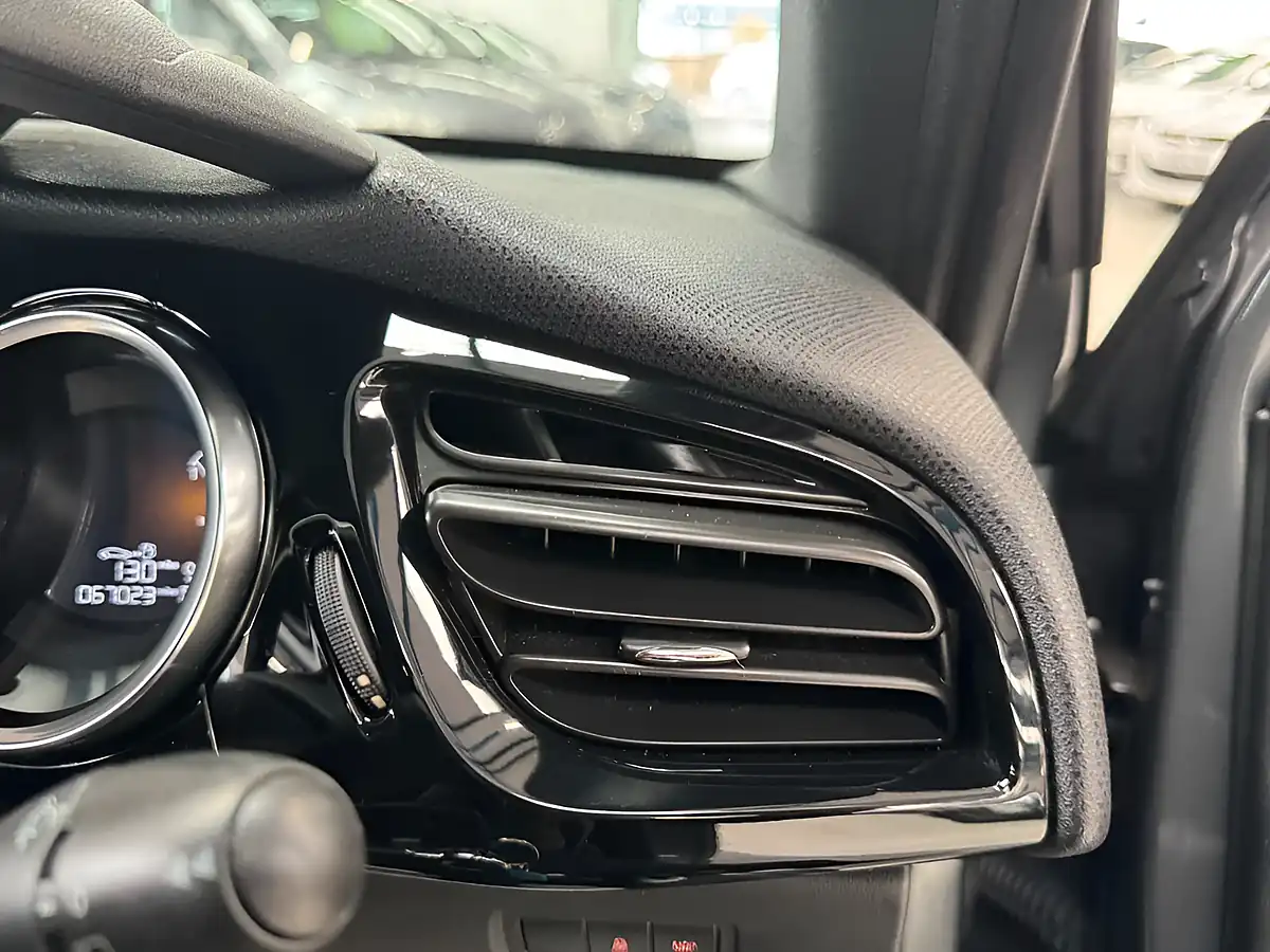 Used 2015 DS DS 3 Dstyle Nav Grey - Interior and Exterior details 13