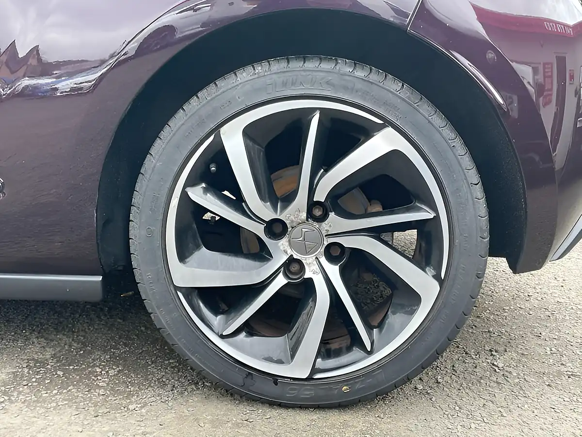 Used 2015 DS DS 3 Dstyle Nav Purple - Interior and Exterior details 12