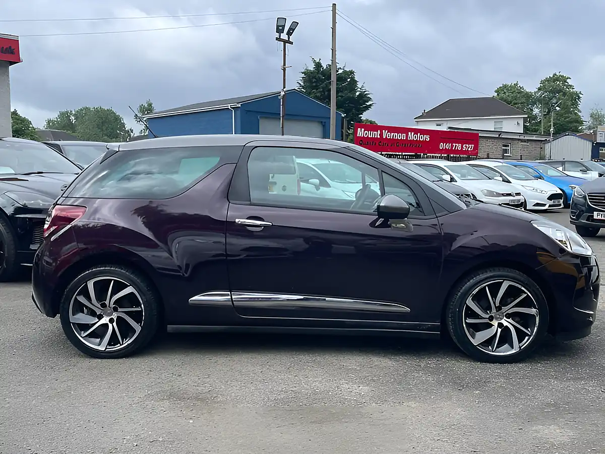 Used 2015 DS DS 3 Dstyle Nav Purple - Interior and Exterior details 9