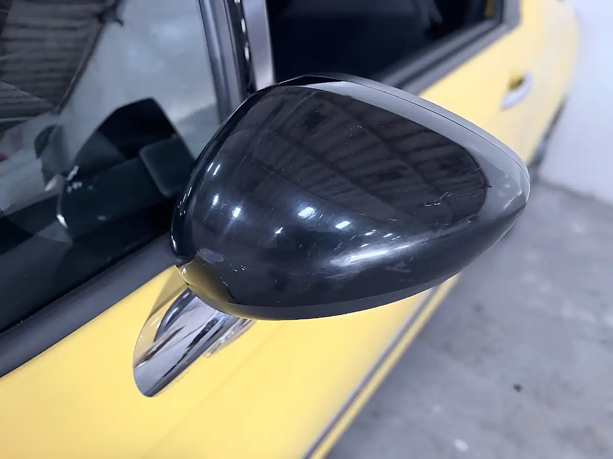 Used 2015 DS DS 3 Dstyle Nav Yellow - Interior and Exterior details 16