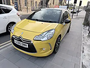 Used 2015 DS DS 3 Dstyle Nav Yellow - Interior and Exterior details 4