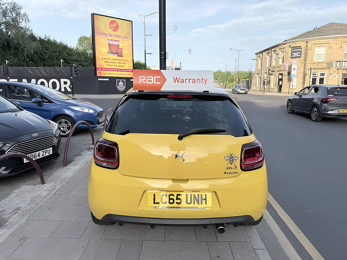 Used 2015 DS DS 3 Dstyle Nav Yellow - Interior and Exterior details 9