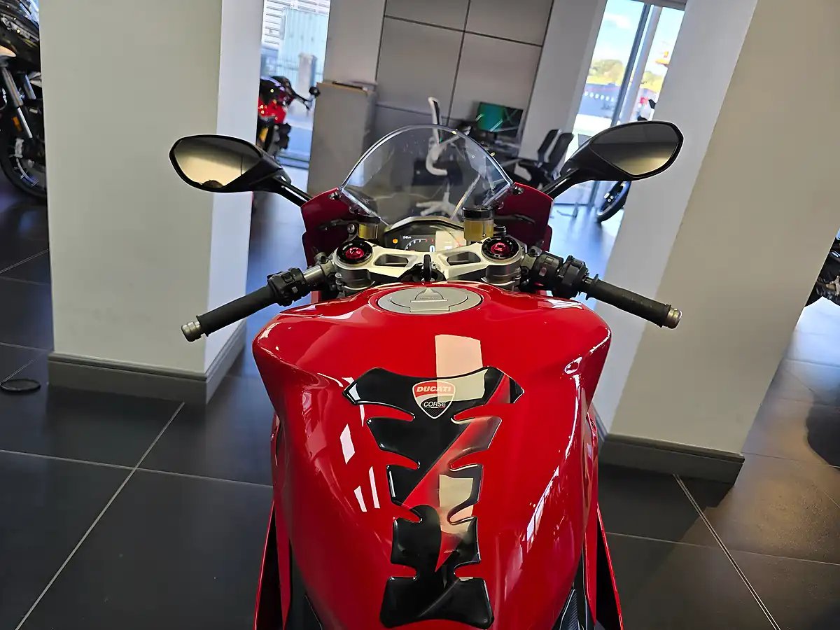 Used 2015 Ducati 1299 Panigale Red - Interior and Exterior details 12