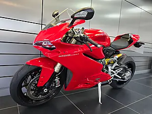 Used 2015 Ducati 1299 Panigale Red - Interior and Exterior details 17
