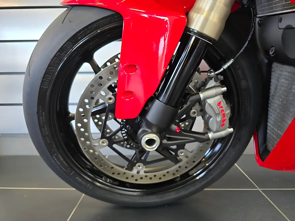 Used 2015 Ducati 1299 Panigale Red - Interior and Exterior details 18