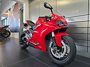 Used 2015 Ducati 1299 Panigale Red - Interior and Exterior details 2