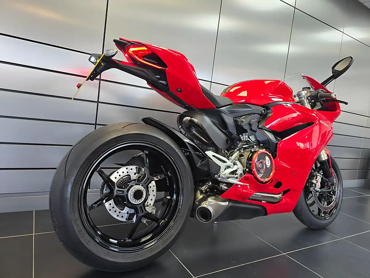 Used 2015 Ducati 1299 Panigale Red - Interior and Exterior details 3