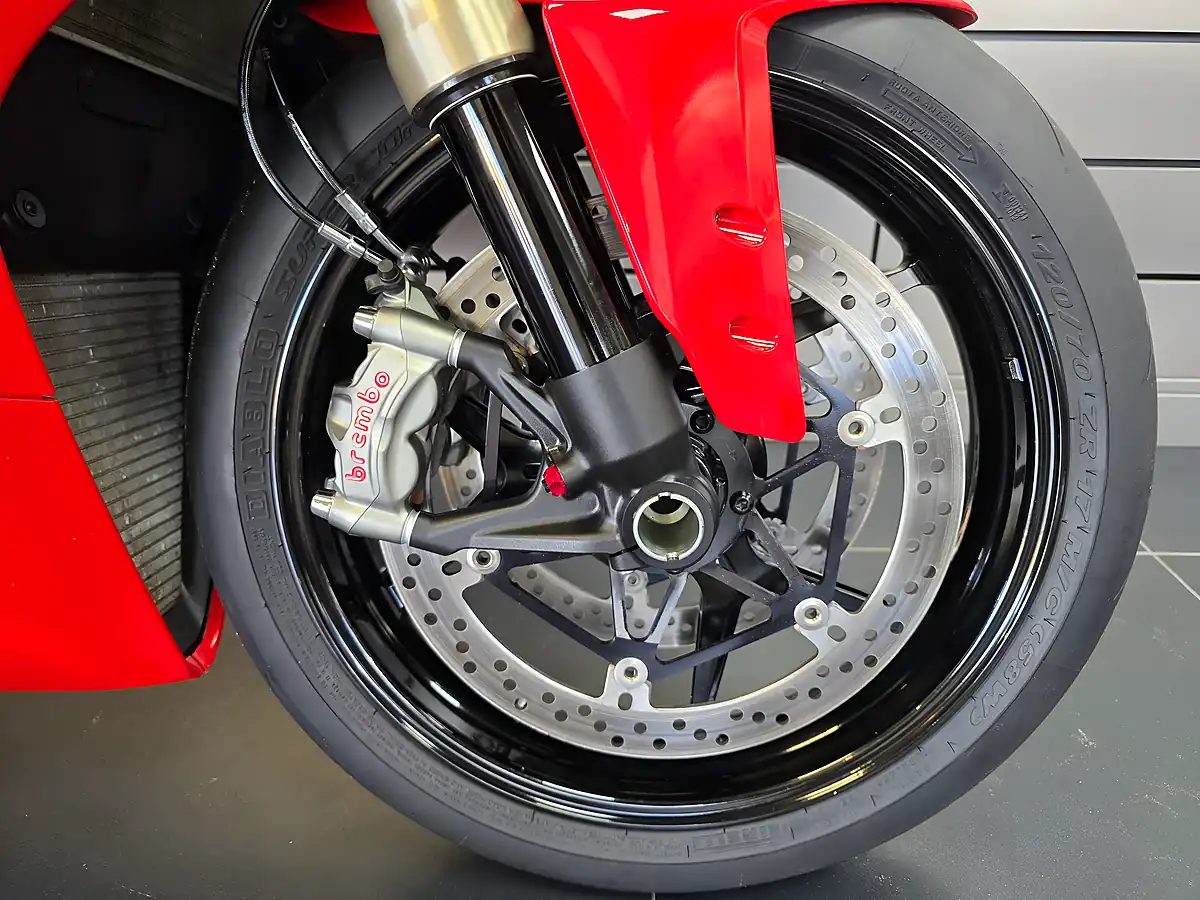 Used 2015 Ducati 1299 Panigale Red - Interior and Exterior details 4