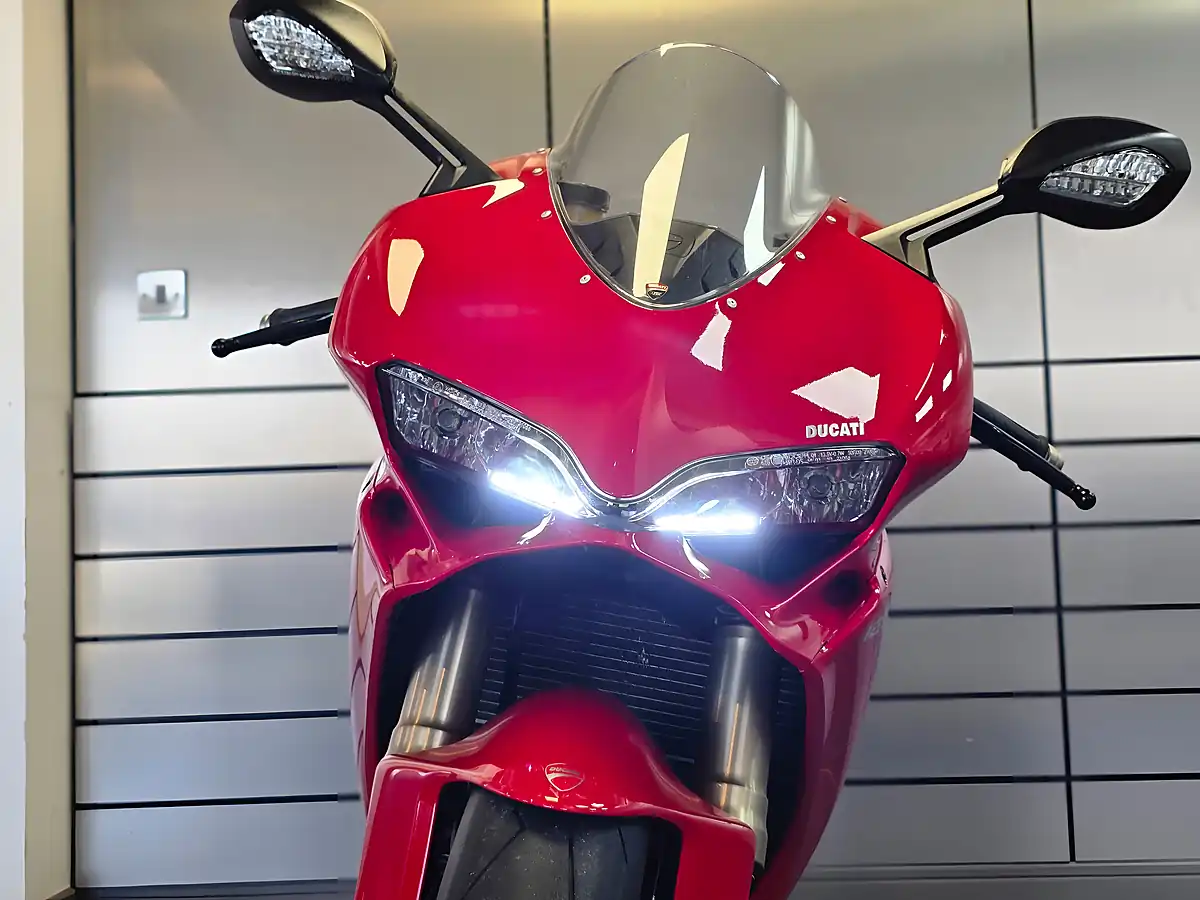 Used 2015 Ducati 1299 Panigale Red - Interior and Exterior details 9