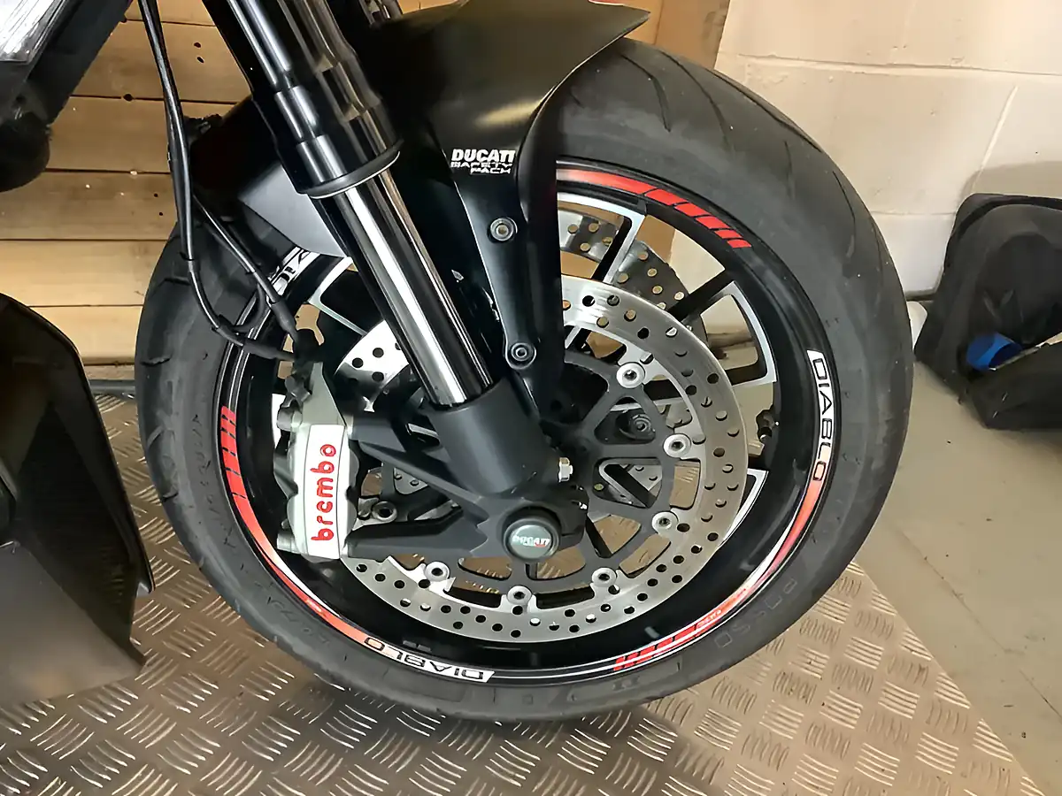 Used 2015 Ducati Diavel Black - Interior and Exterior details 19