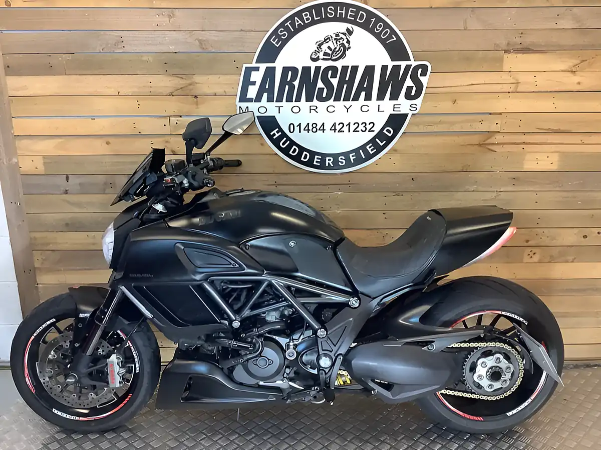Used 2015 Ducati Diavel Black - Interior and Exterior details 2