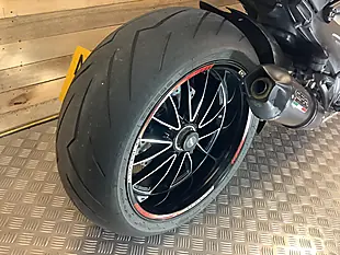 Used 2015 Ducati Diavel Black - Interior and Exterior details 20