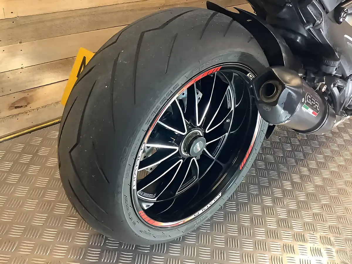 Used 2015 Ducati Diavel Black - Interior and Exterior details 20