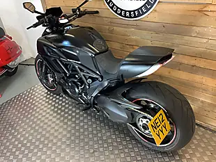 Used 2015 Ducati Diavel Black - Interior and Exterior details 6