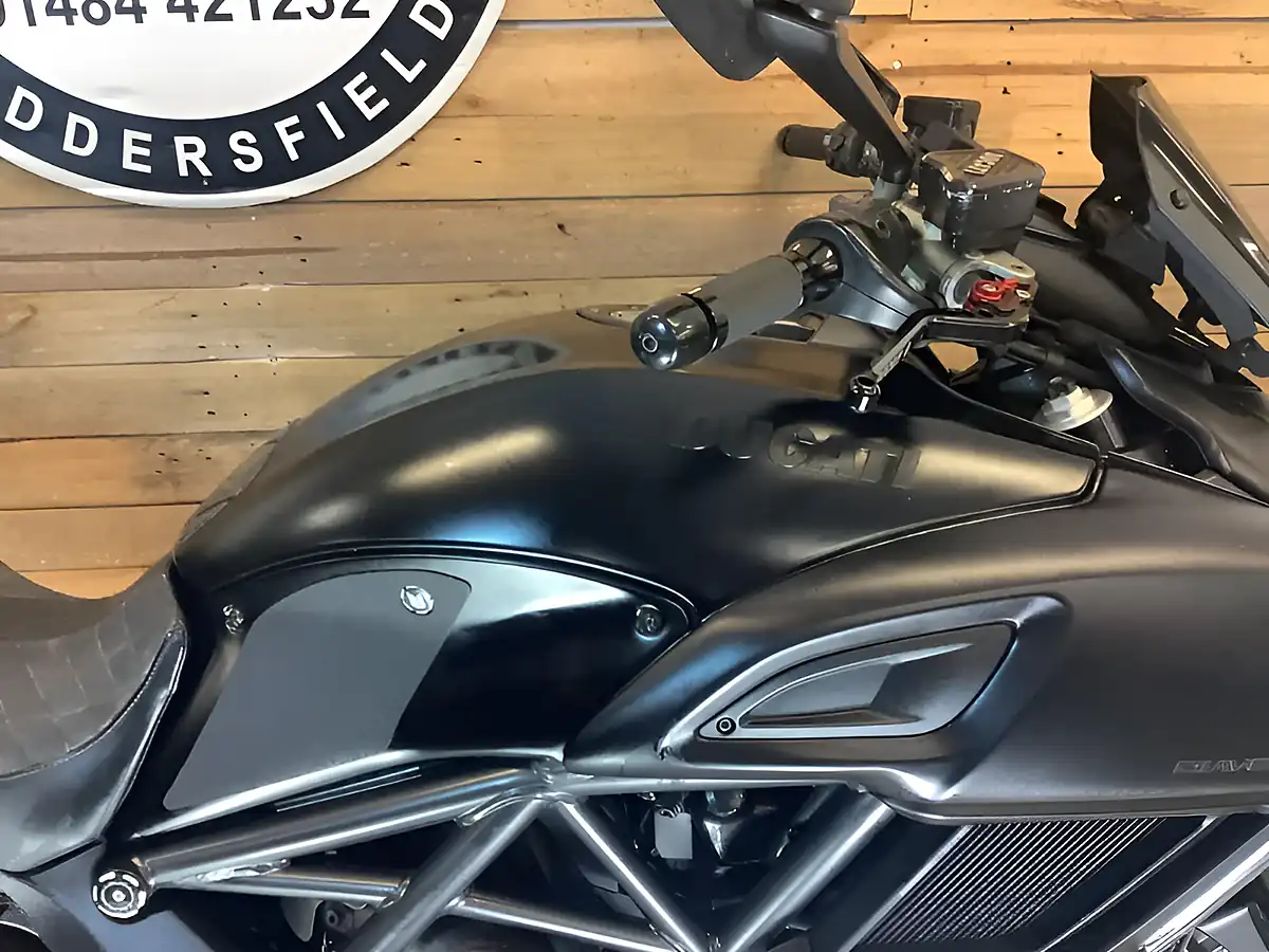 Used 2015 Ducati Diavel Black - Interior and Exterior details 8