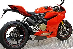 Used 2015 Ducati Panigale S Red - Interior and Exterior details 3
