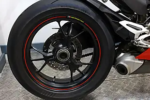 Used 2015 Ducati Panigale S Red - Interior and Exterior details 7