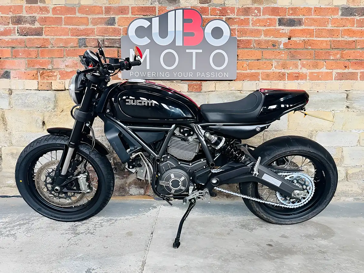 Used 2015 Ducati Scrambler 800 Custom Orange - Interior and Exterior details 11