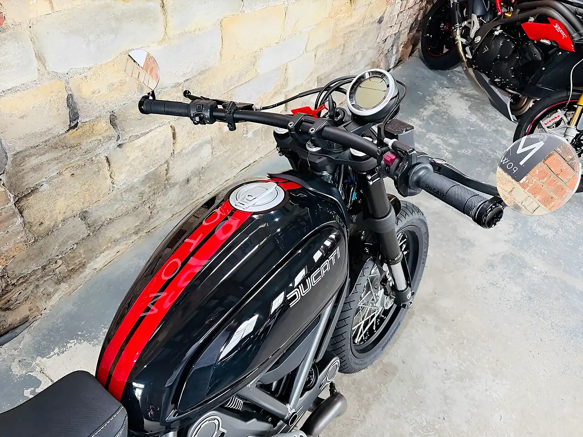 Used 2015 Ducati Scrambler 800 Custom Orange - Interior and Exterior details 8