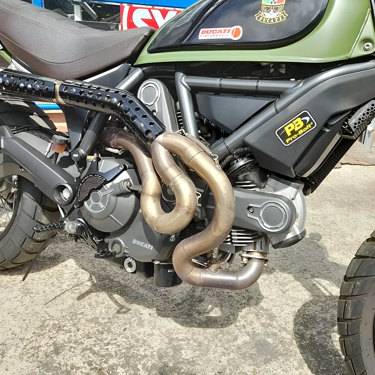 Used 2015 Ducati Scrambler Urban Enduro Green - Interior and Exterior details 5