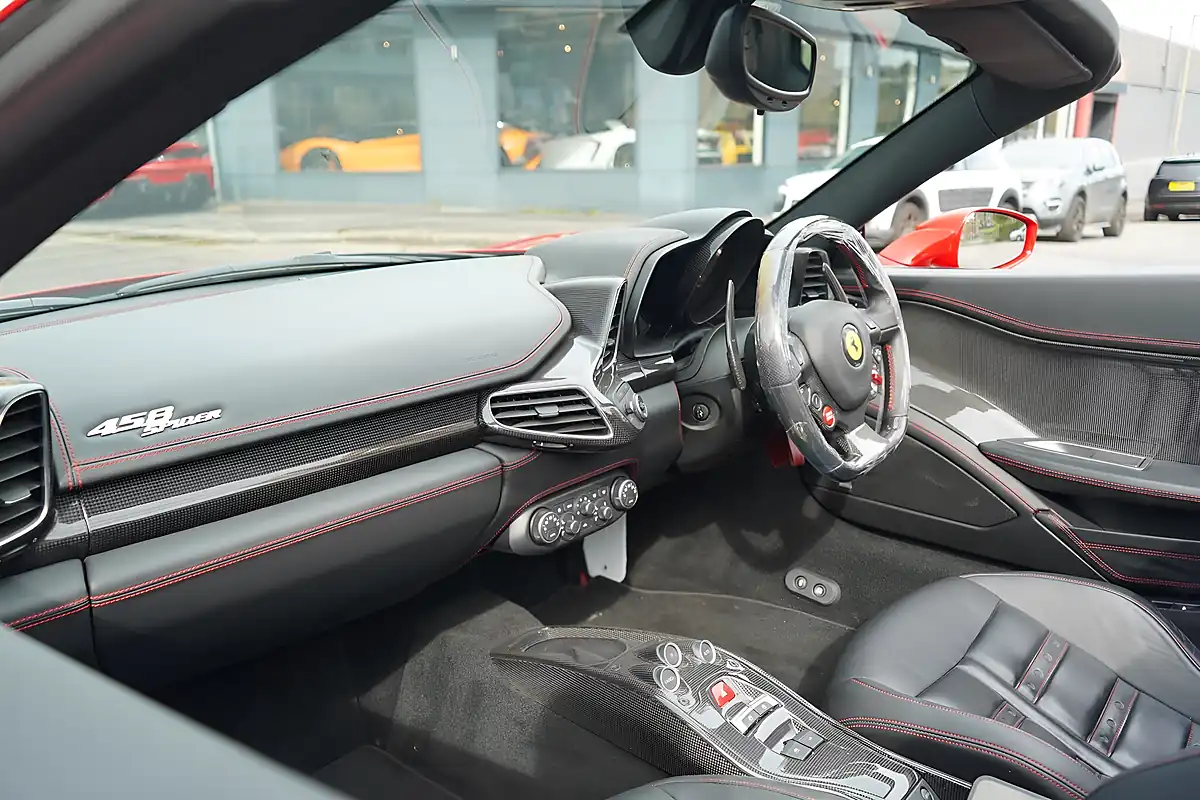 Used 2015 Ferrari 458 Spider Rosso Corsa - Interior and Exterior details 14
