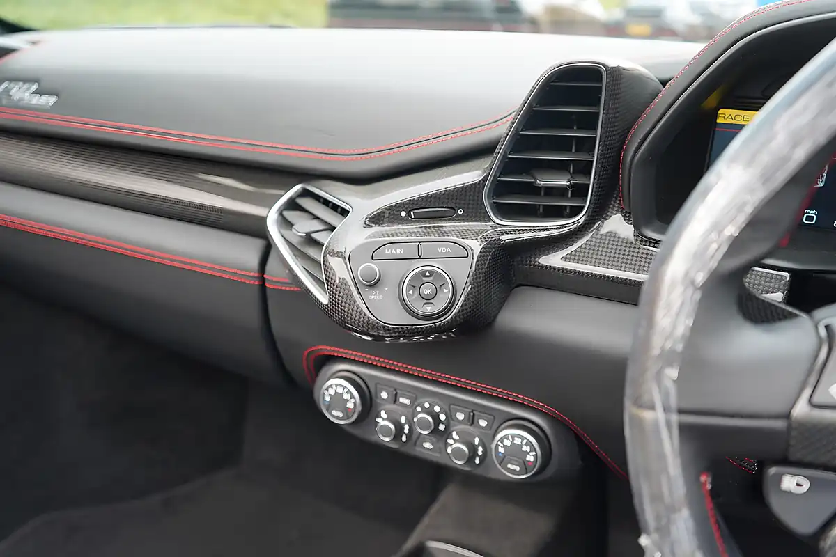 Used 2015 Ferrari 458 Spider Rosso Corsa - Interior and Exterior details 17