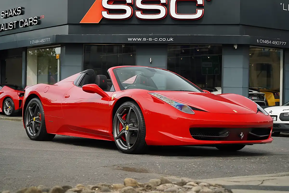 Used 2015 Ferrari 458 Spider Rosso Corsa - Interior and Exterior details 4