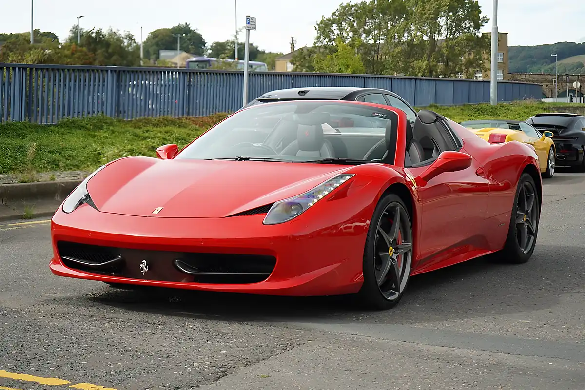 Used 2015 Ferrari 458 Spider Rosso Corsa - Interior and Exterior details 7