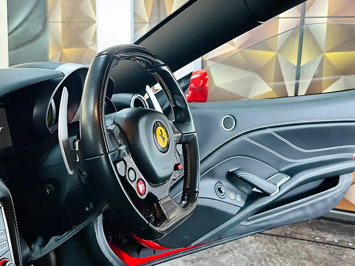 Used 2015 Ferrari California F1 Dct Red - Interior and Exterior details 16