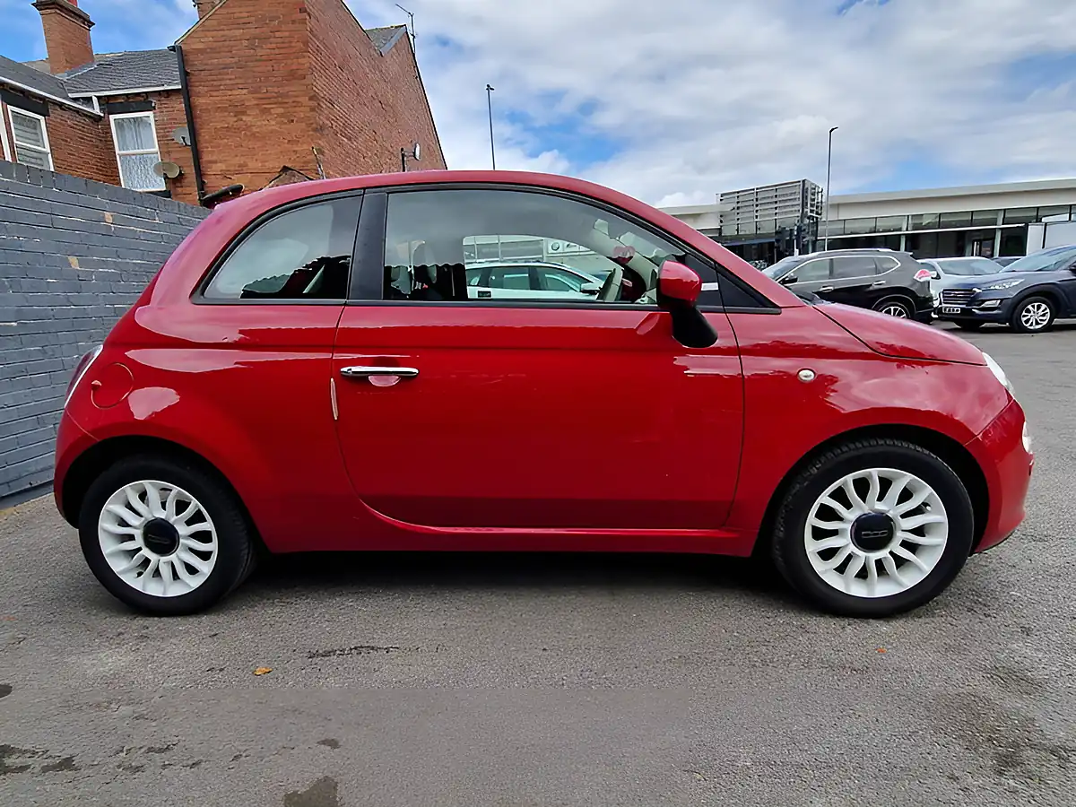 Used 2015 Fiat 500 Colour Therapy Pasodoble Red - Interior and Exterior details 7