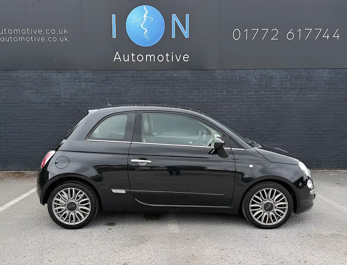Used 2015 Fiat 500 Cult Black - Interior and Exterior details 3
