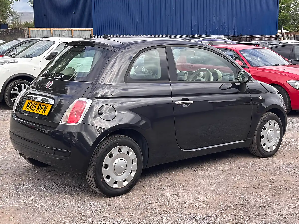 Used 2015 Fiat 500 Lounge Black - Interior and Exterior details 7