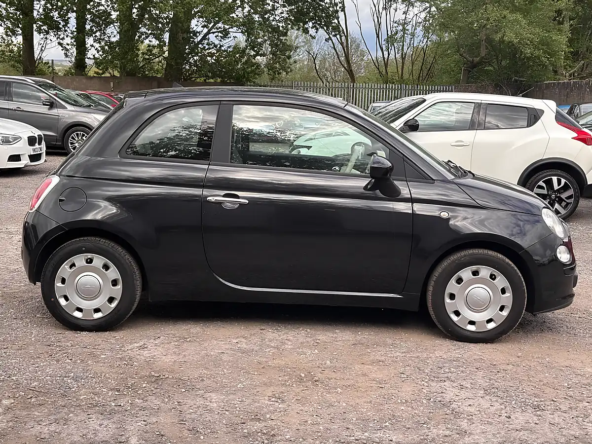 Used 2015 Fiat 500 Lounge Black - Interior and Exterior details 8