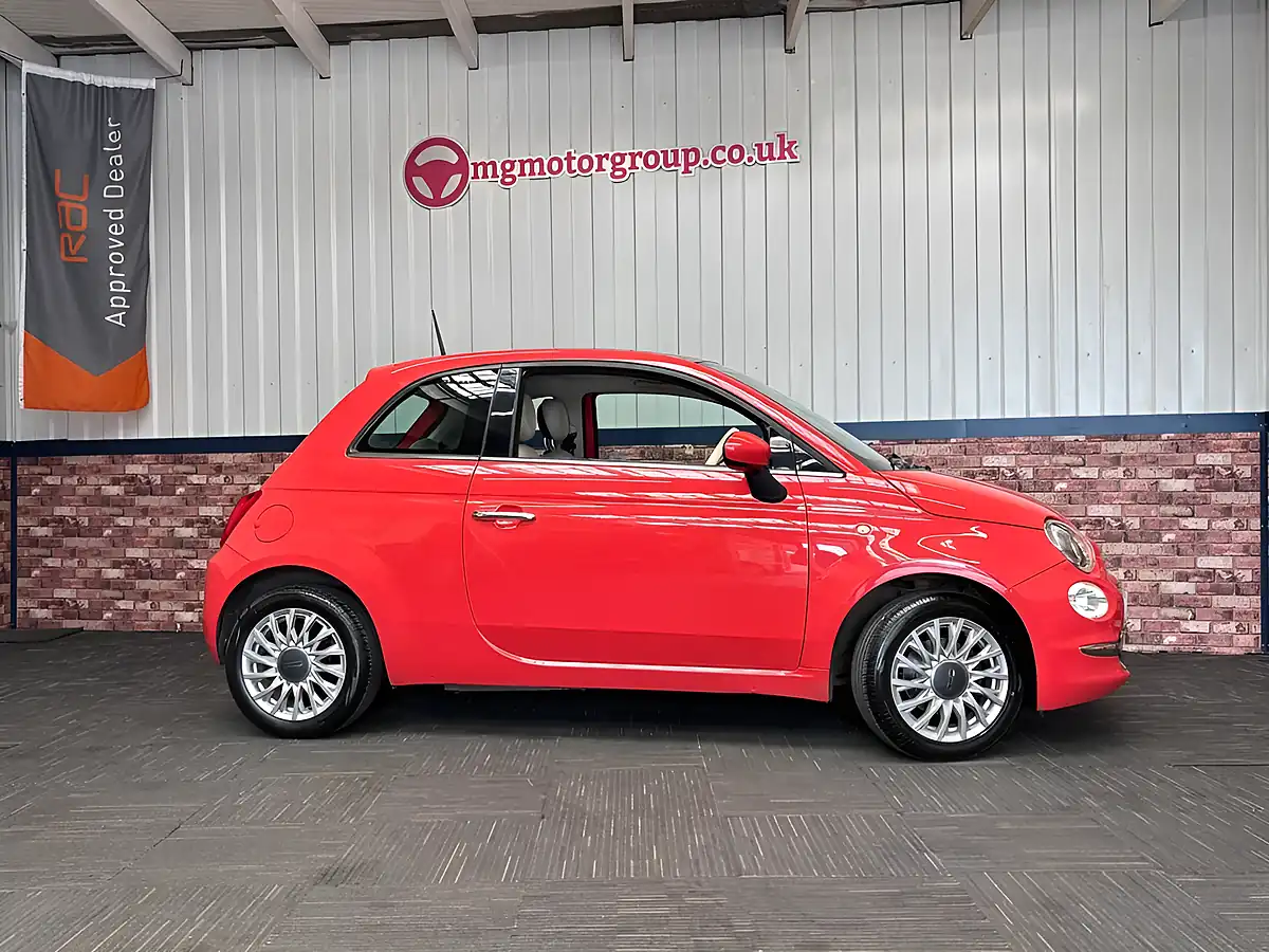 Used 2015 Fiat 500 Lounge Glam Coral Pink - Interior and Exterior details 3